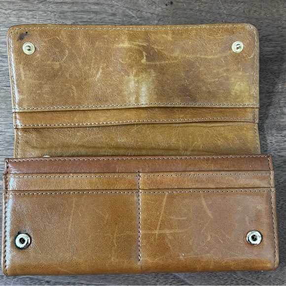 Tory Burch Robinson Continental Wallet - Picture 7 of 9